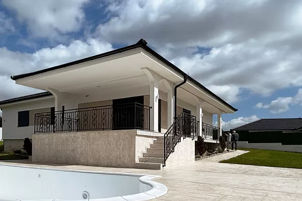 Новые дома с бассейном в Сопоте в T5lGod4k, 178 м², 300 000 € - ID: 438