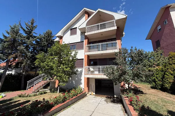 Дом 500 м² на участке 698 м² в Болече, Белград в T5lGod4k, 500 м², 300 000 € - ID: 653